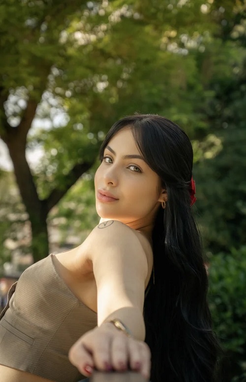 Foreigner College Girls in Bangalore